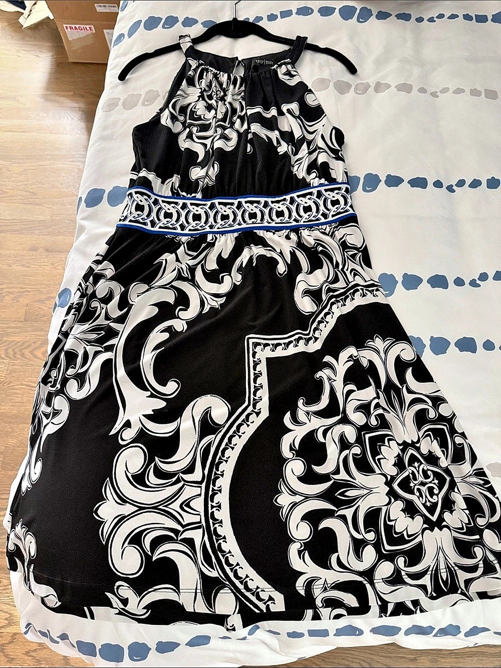 White House Black Market Abstract
Print Dress Size Small Like New